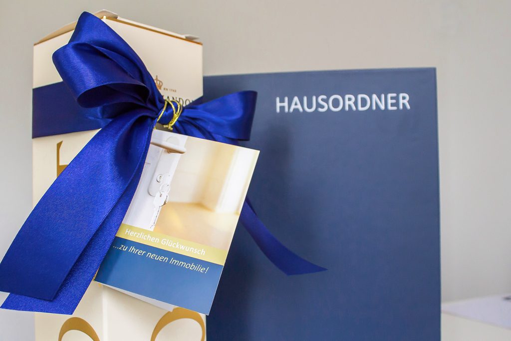Hausordner, Geschenk für Käufer, erfolgreich vermitteltes Haus, Düsseldorf